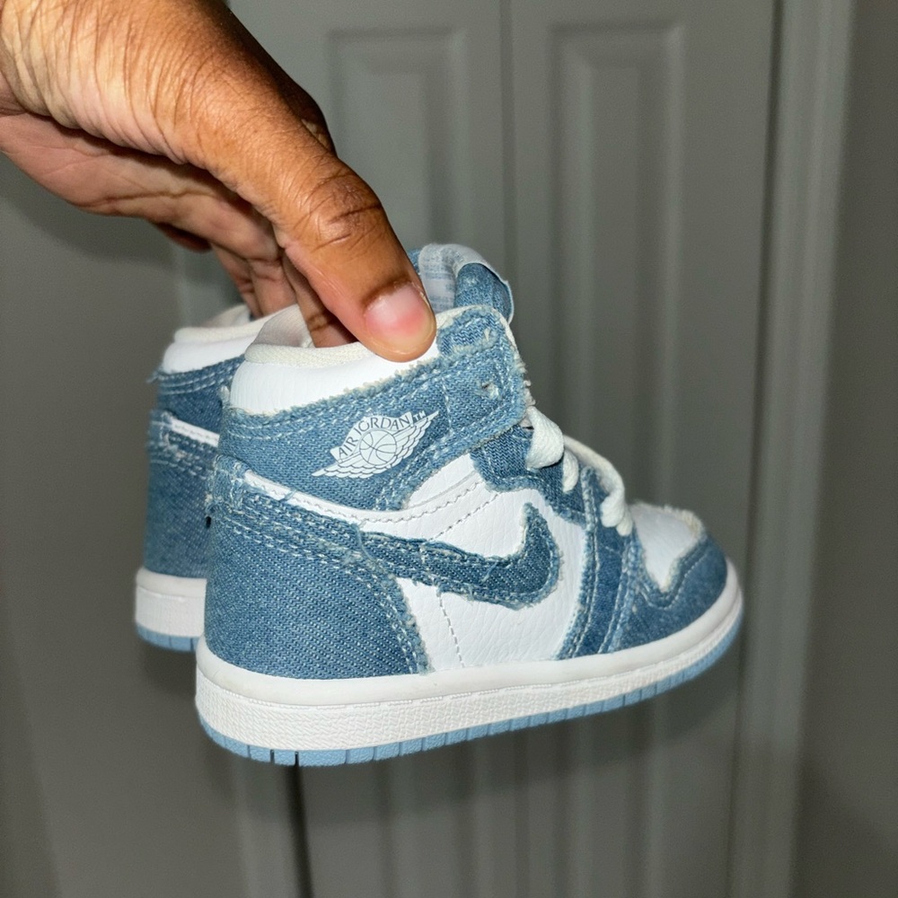 White/Boarder Blue-Chile Red
Jordan 1 Retro High OG (TD)